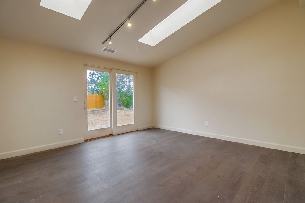 Virtual tour photo 45 of 59 for 4444 Camrose Ave