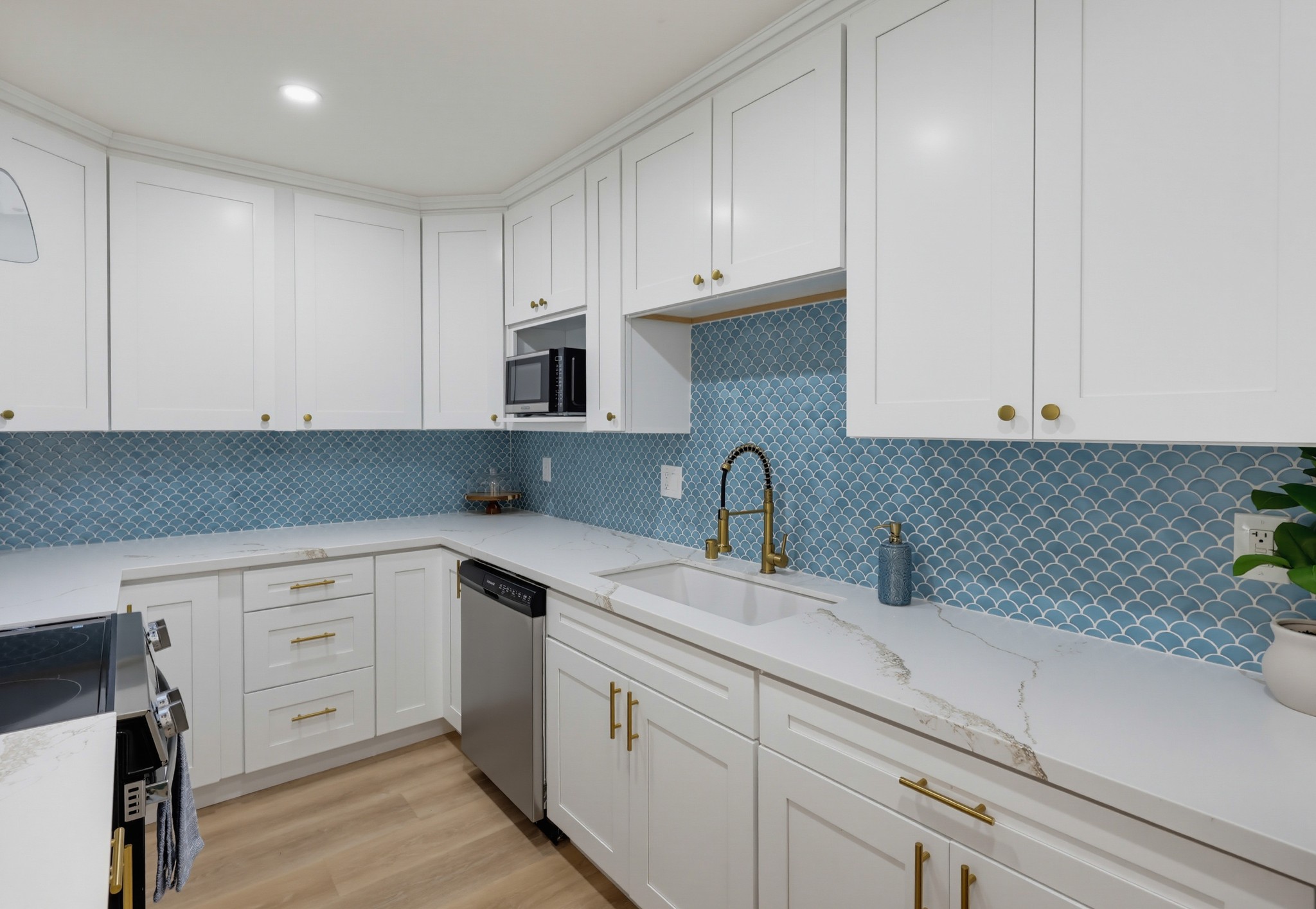 Virtual tour photo 21 of 41 for 4444 W Point Loma Blvd Unit 98