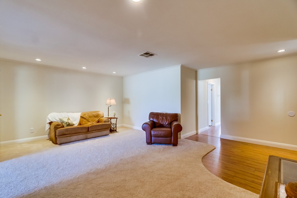 Virtual tour photo 11 of 49 for 4445 La Crosse Ave