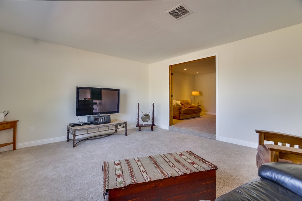 Virtual tour photo 23 of 49 for 4445 La Crosse Ave