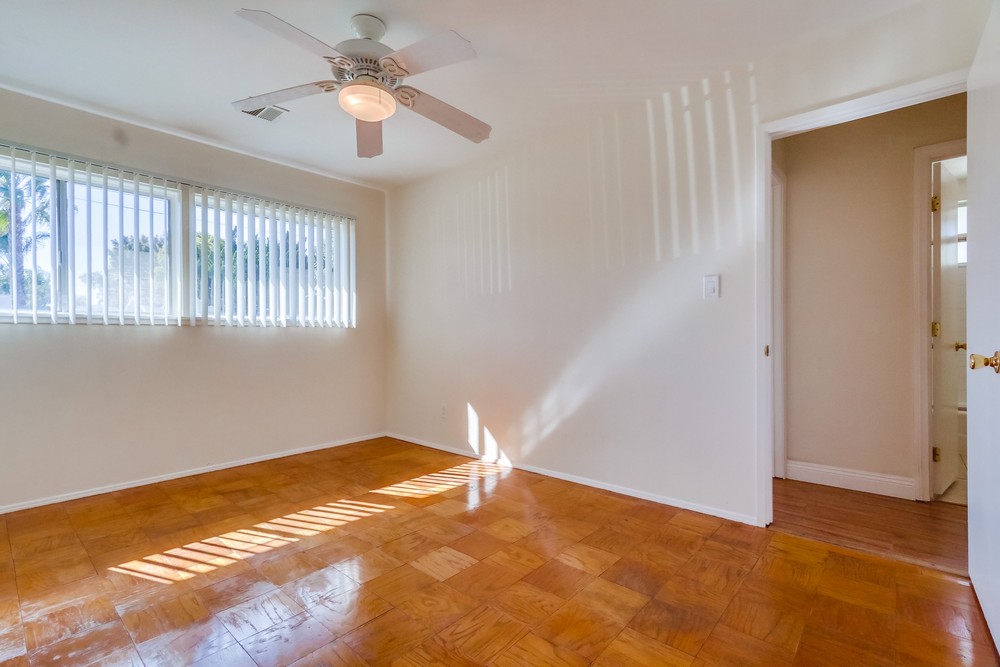 Virtual tour photo 31 of 49 for 4445 La Crosse Ave