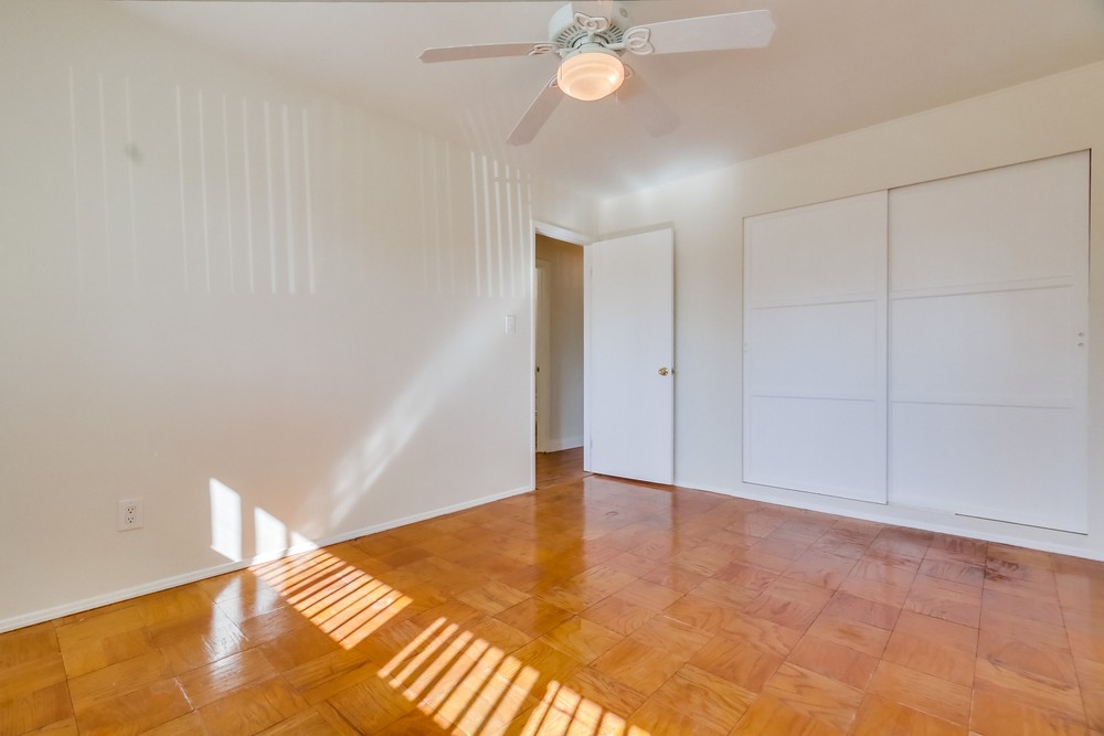 Virtual tour photo 32 of 49 for 4445 La Crosse Ave