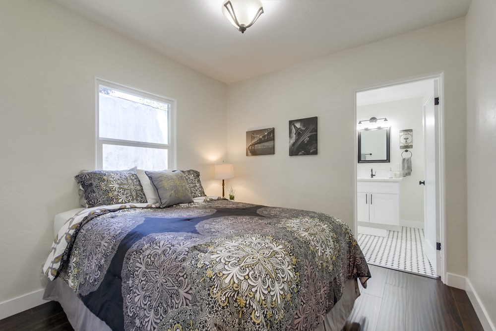 Virtual tour photo 20 of 35 for 4445 McClintock St