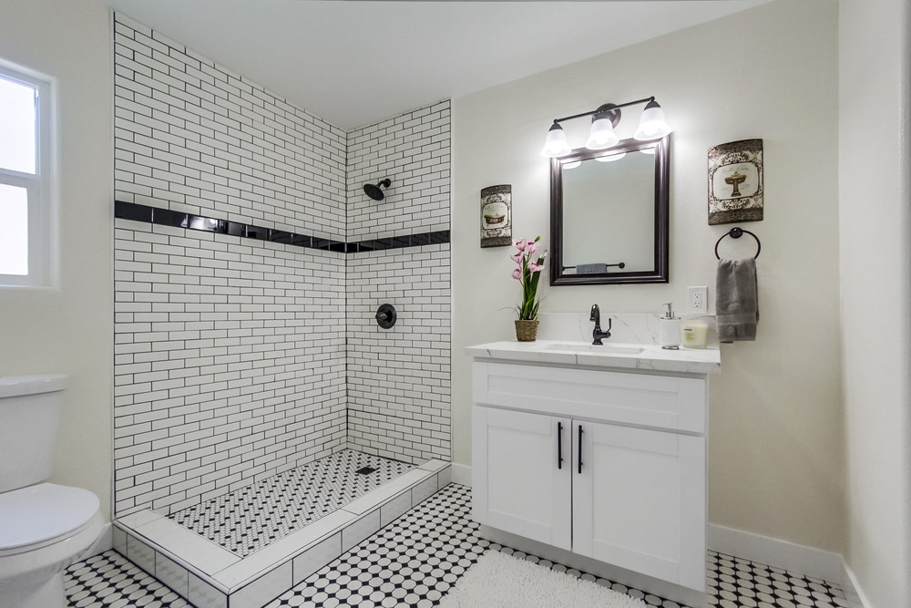 Virtual tour photo 23 of 35 for 4445 McClintock St
