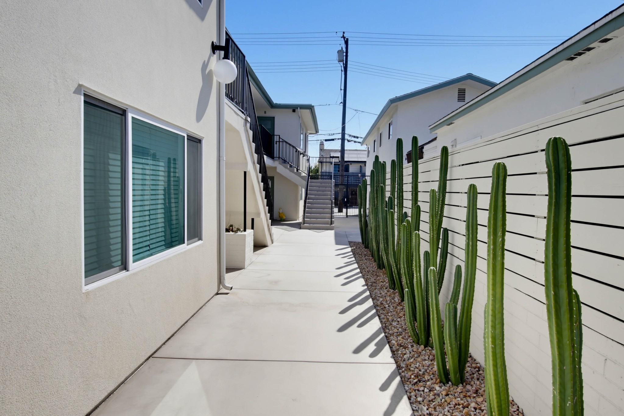 Virtual tour photo 4 of 32 for 4449 Central Ave #5