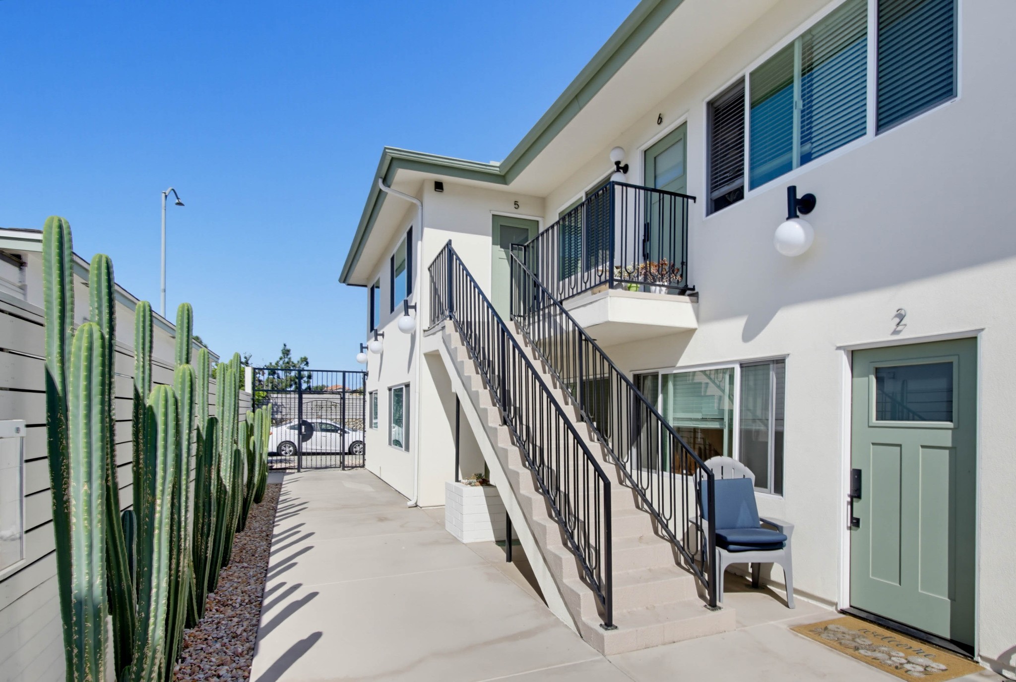 Virtual tour photo 6 of 32 for 4449 Central Ave #5