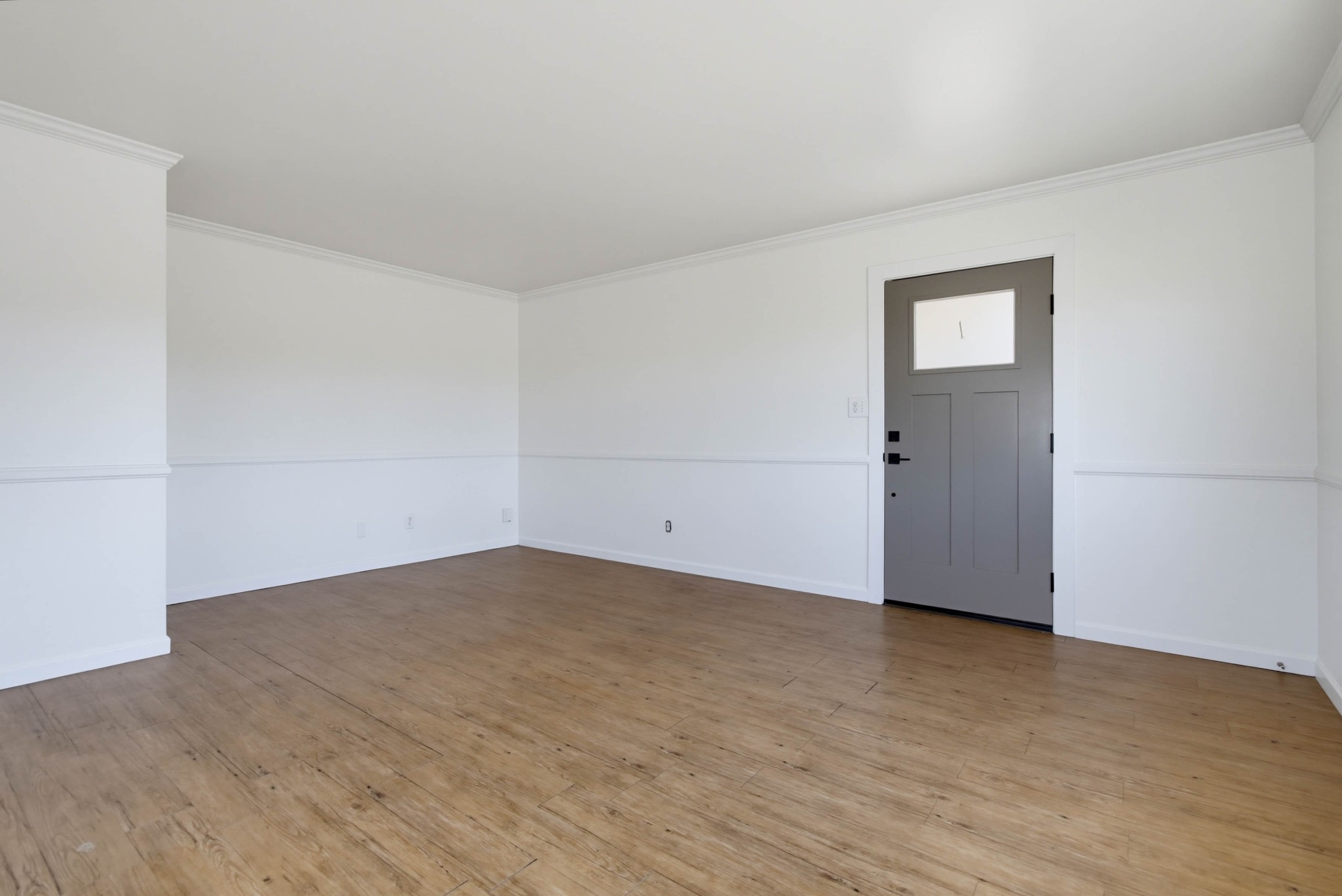 Virtual tour photo 10 of 32 for 4449 Central Ave #5
