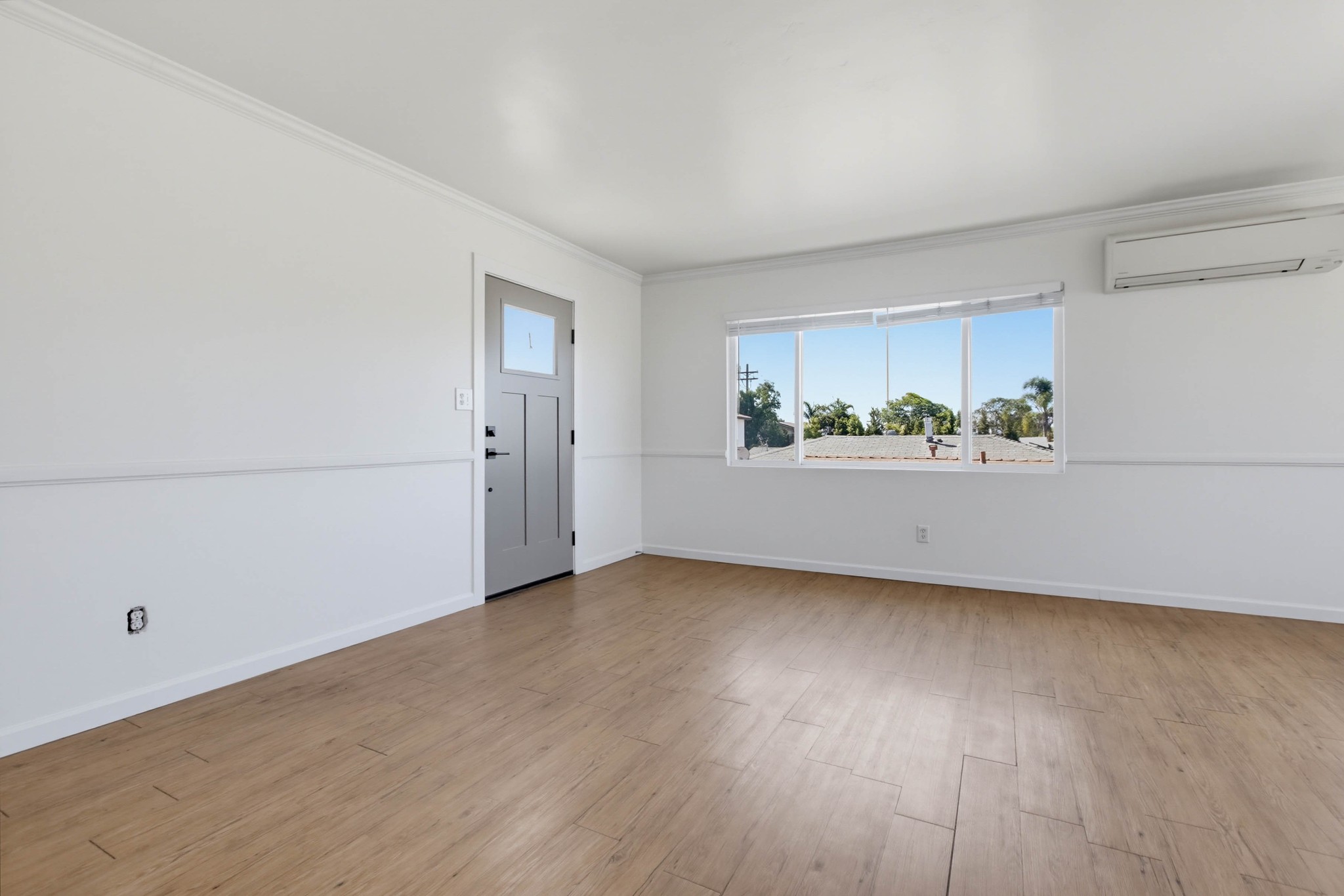 Virtual tour photo 11 of 32 for 4449 Central Ave #5