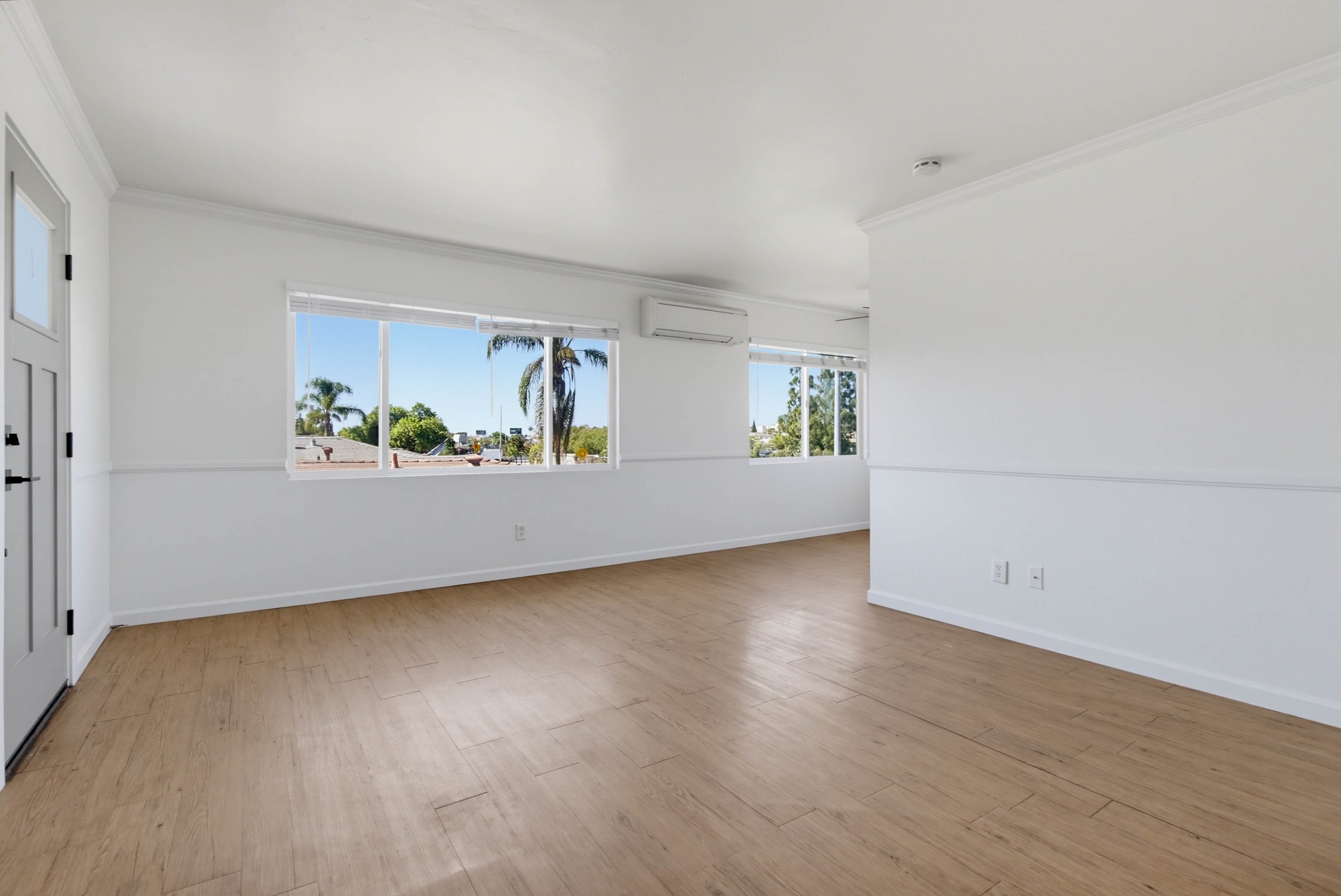 Virtual tour photo 12 of 32 for 4449 Central Ave #5