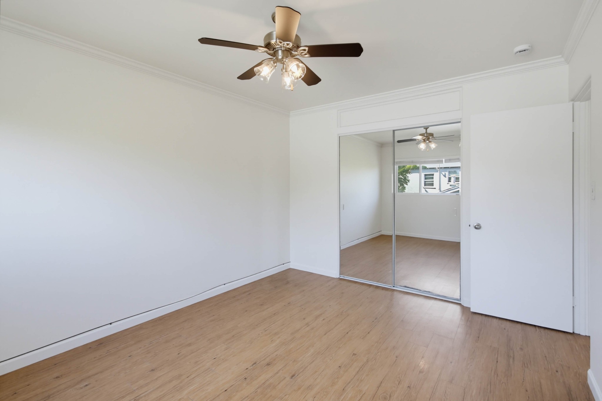 Virtual tour photo 26 of 32 for 4449 Central Ave #5