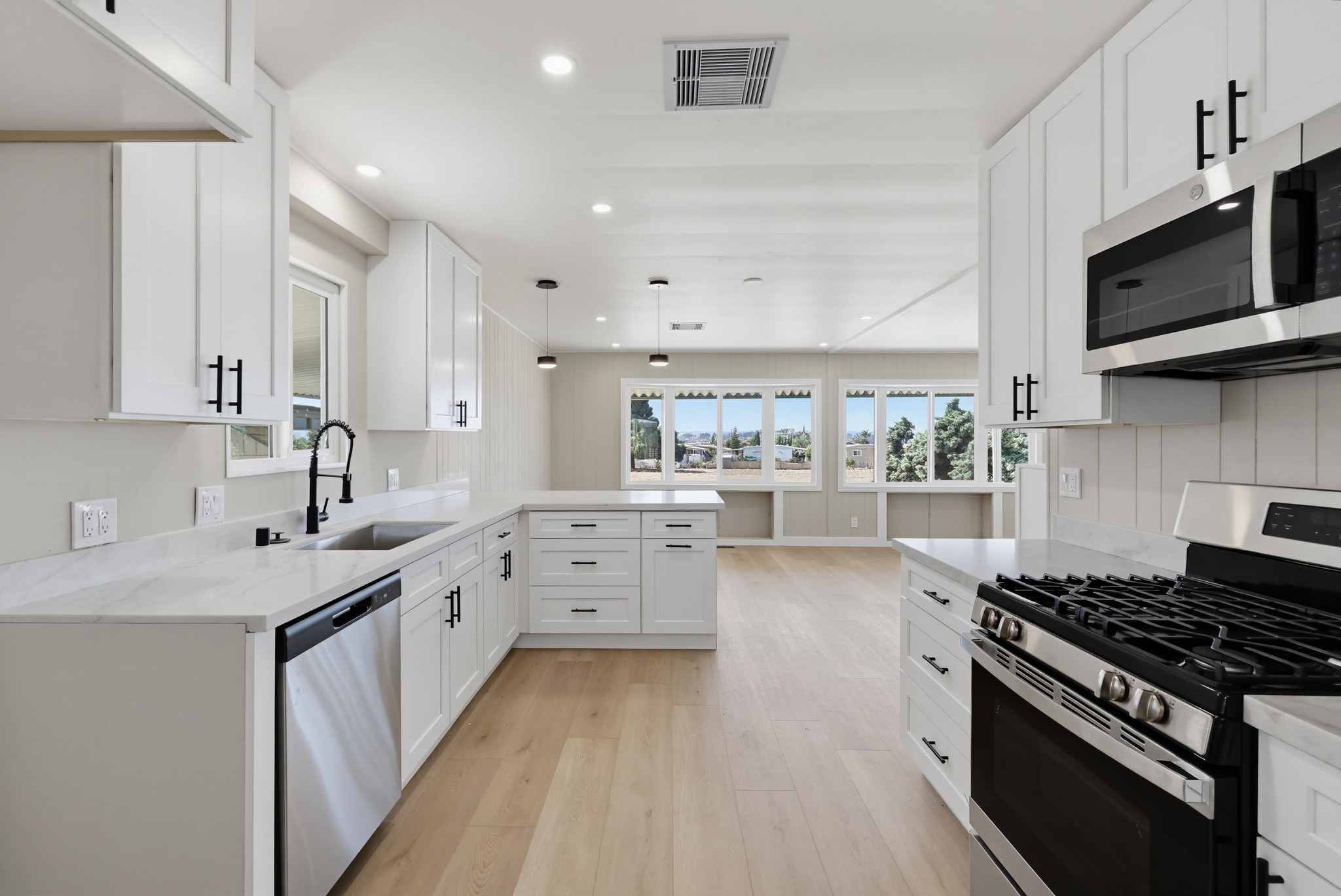 Virtual tour photo 21 of 73 for 445 Orange Ave Spc 5