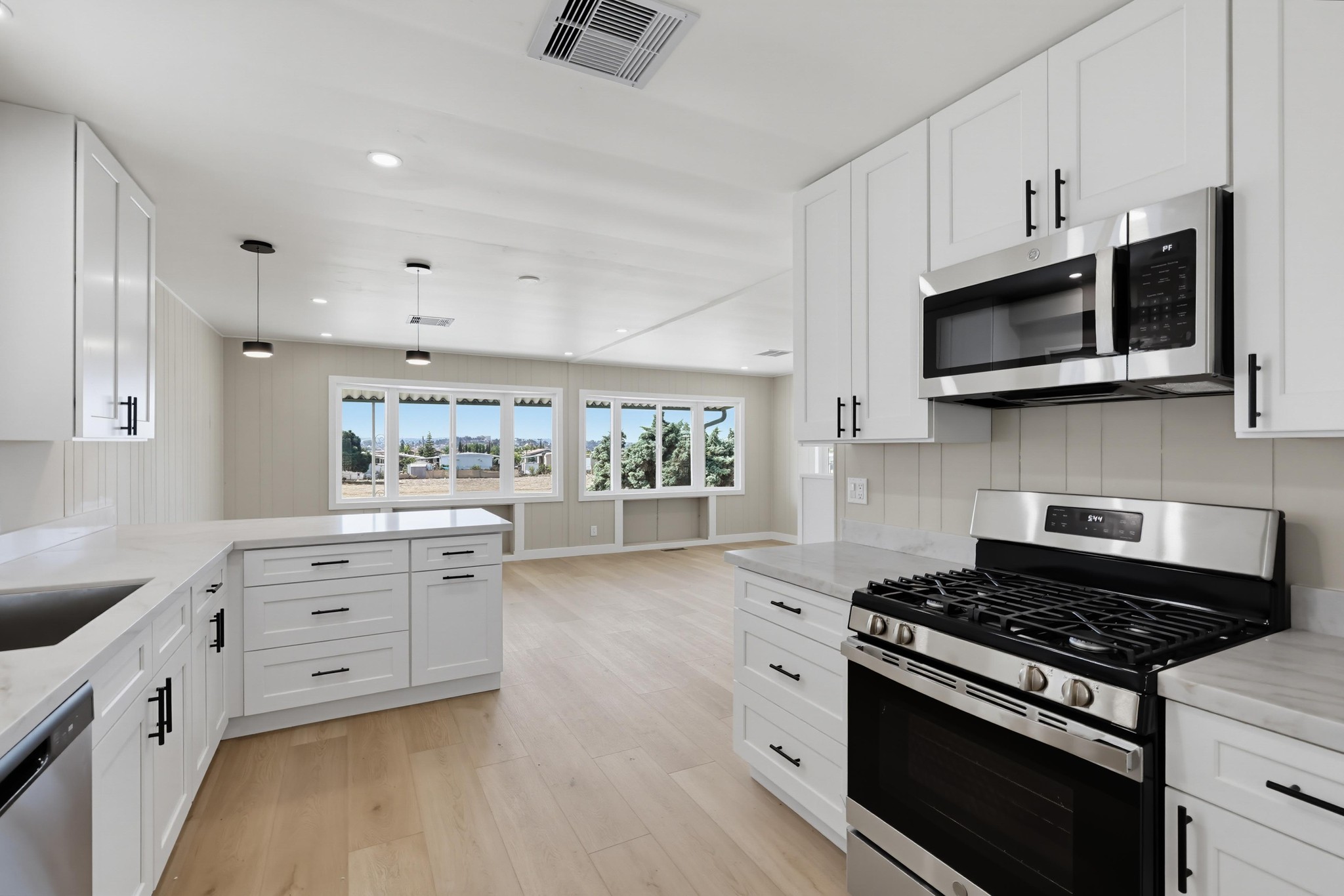 Virtual tour photo 22 of 73 for 445 Orange Ave Spc 5