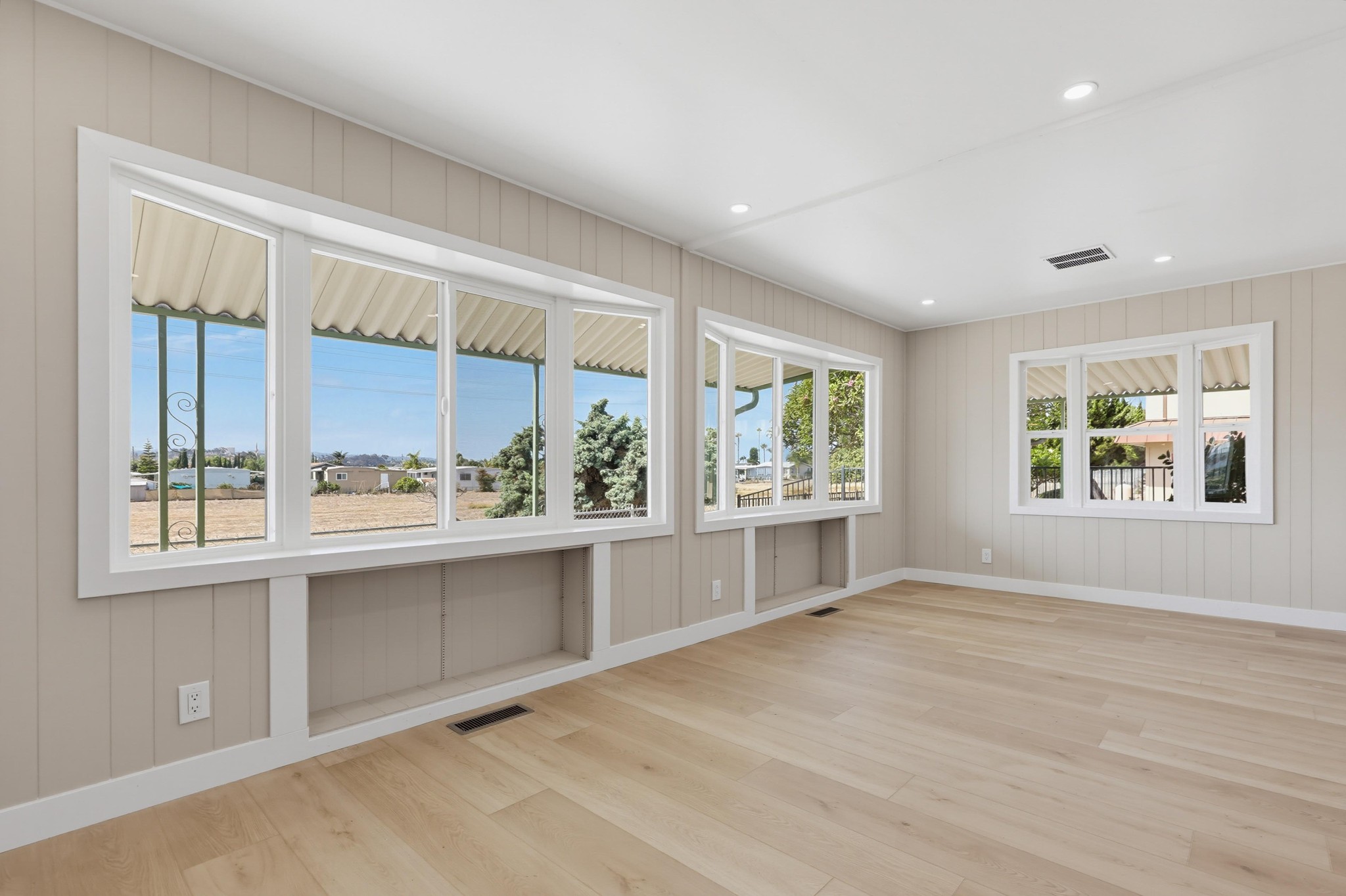 Virtual tour photo 29 of 73 for 445 Orange Ave Spc 5