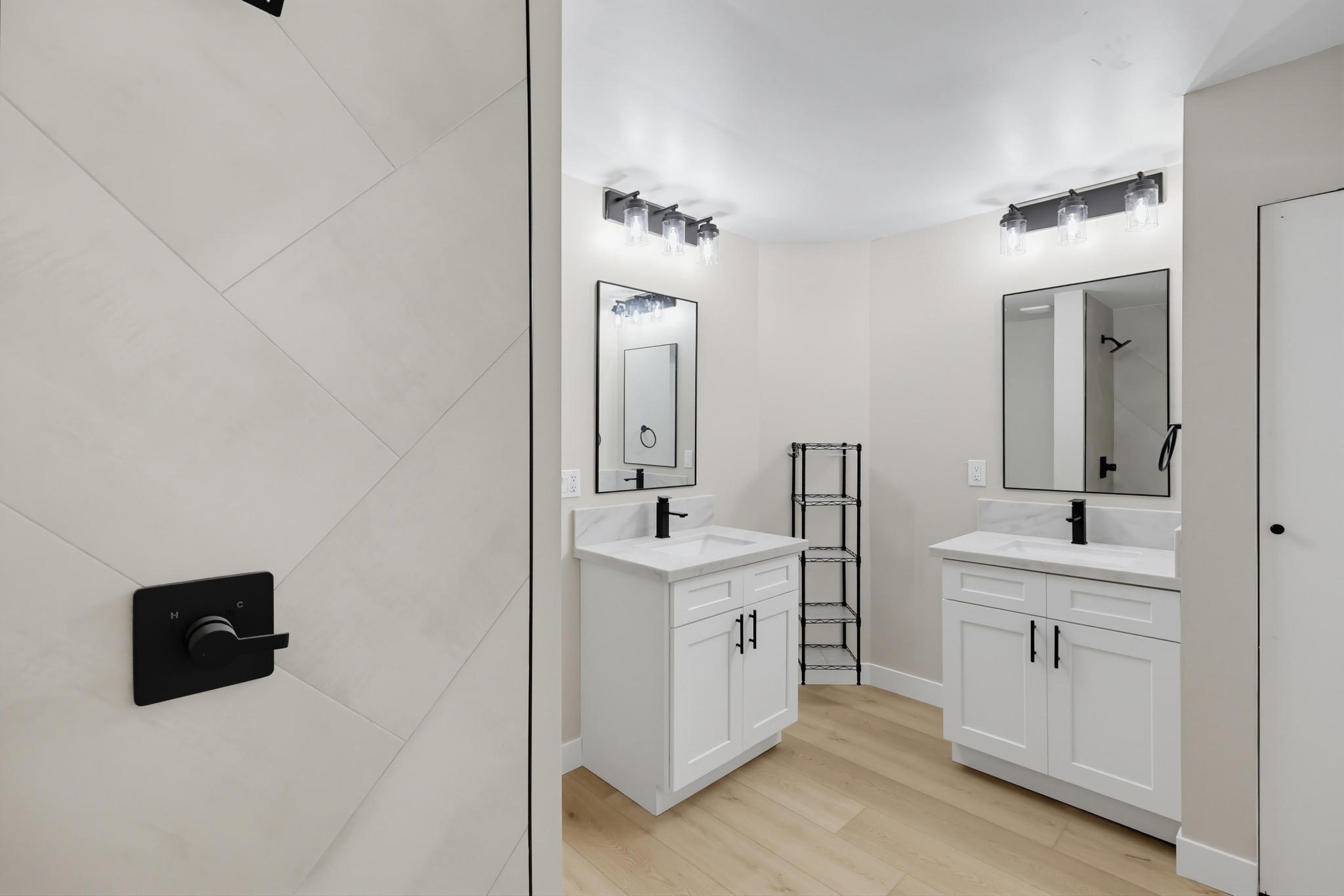Virtual tour photo 56 of 73 for 445 Orange Ave Spc 5