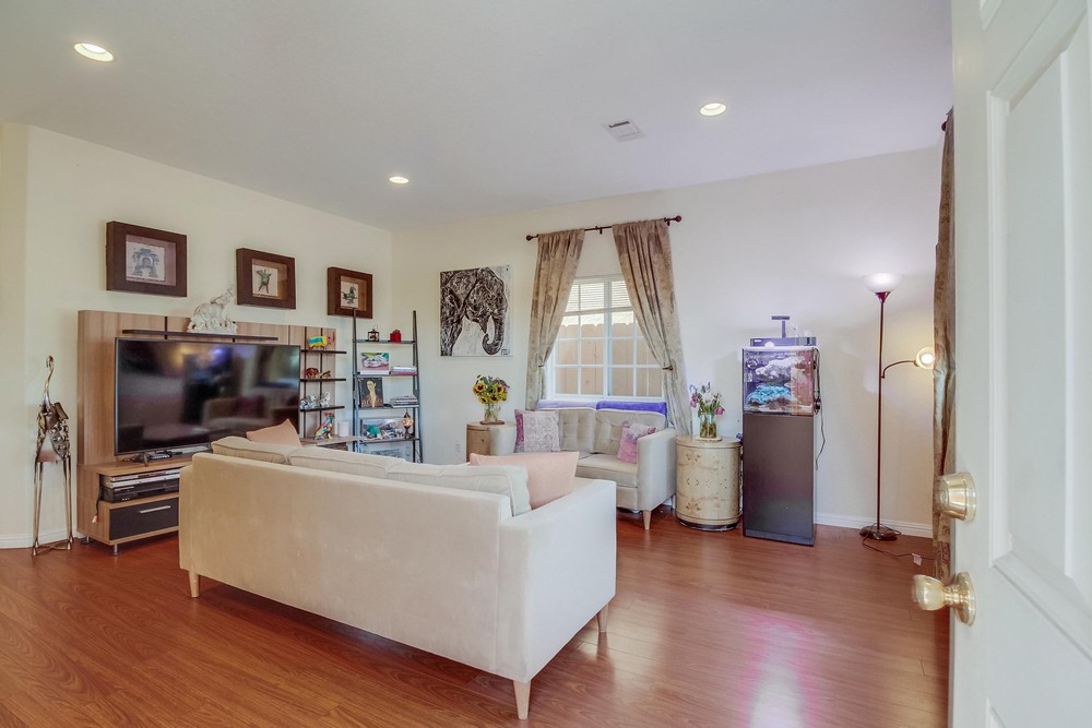 Virtual tour photo 13 of 62 for 4450 40th St