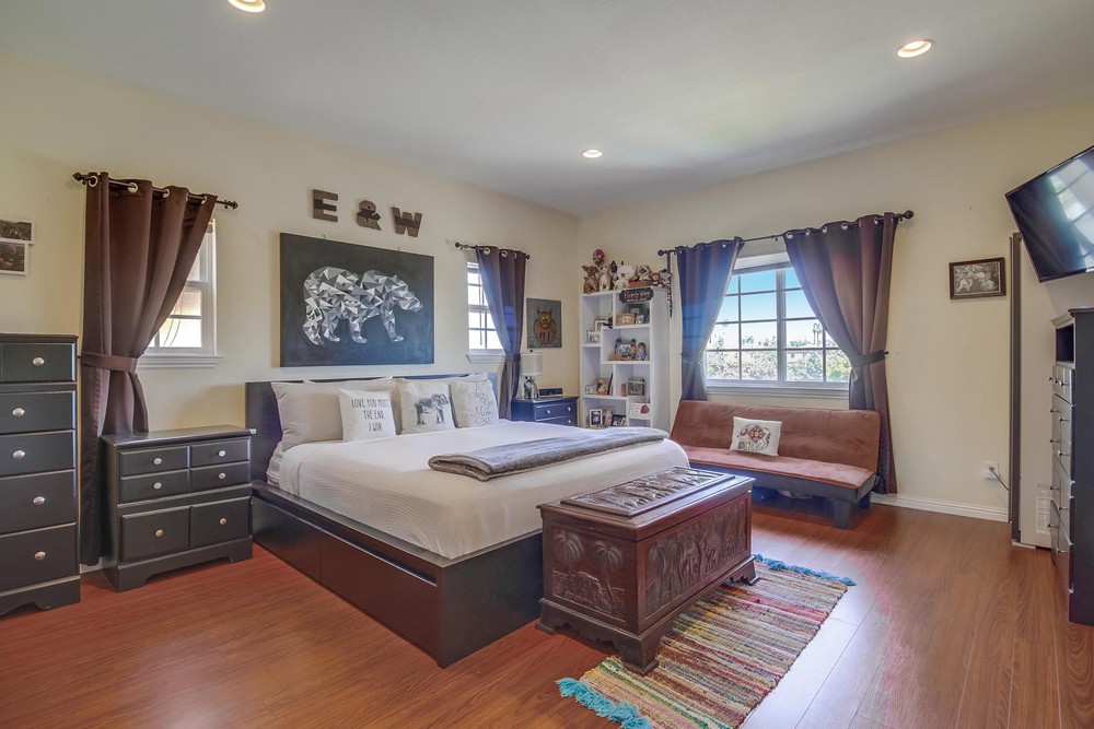 Virtual tour photo 35 of 62 for 4450 40th St