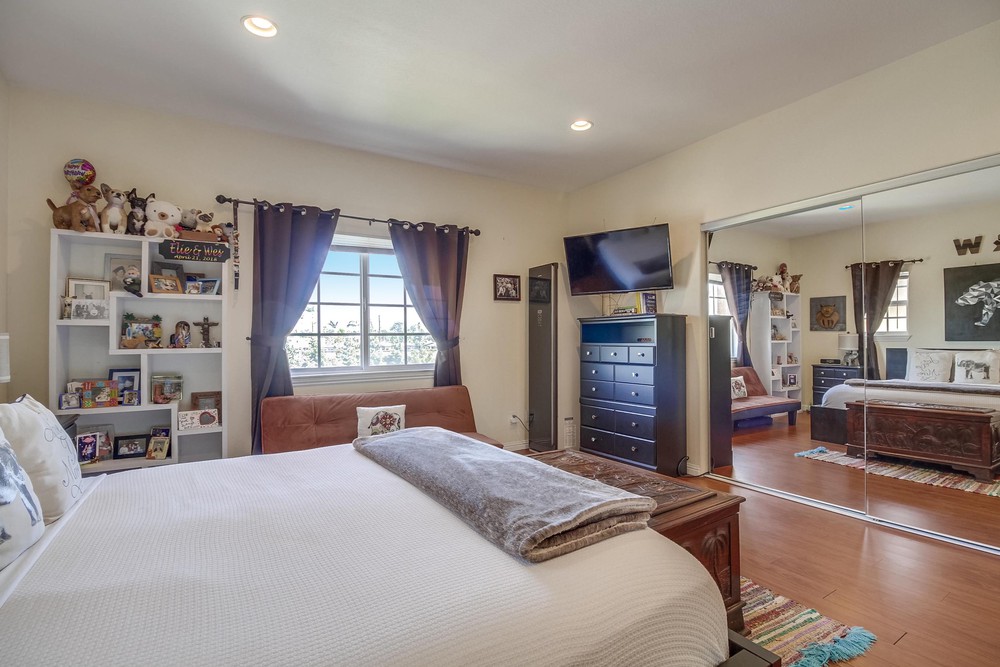 Virtual tour photo 36 of 62 for 4450 40th St