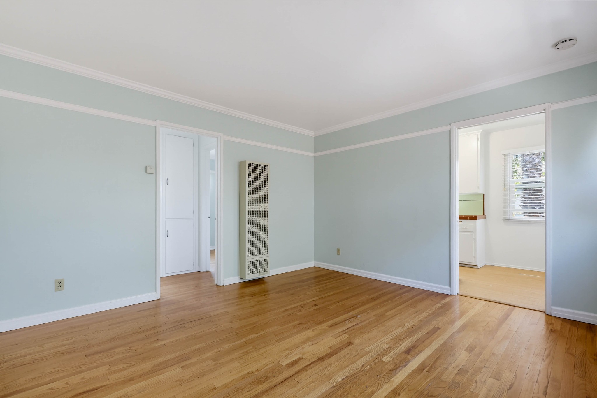 Virtual tour photo 9 of 70 for 4451 Dawson Ave
