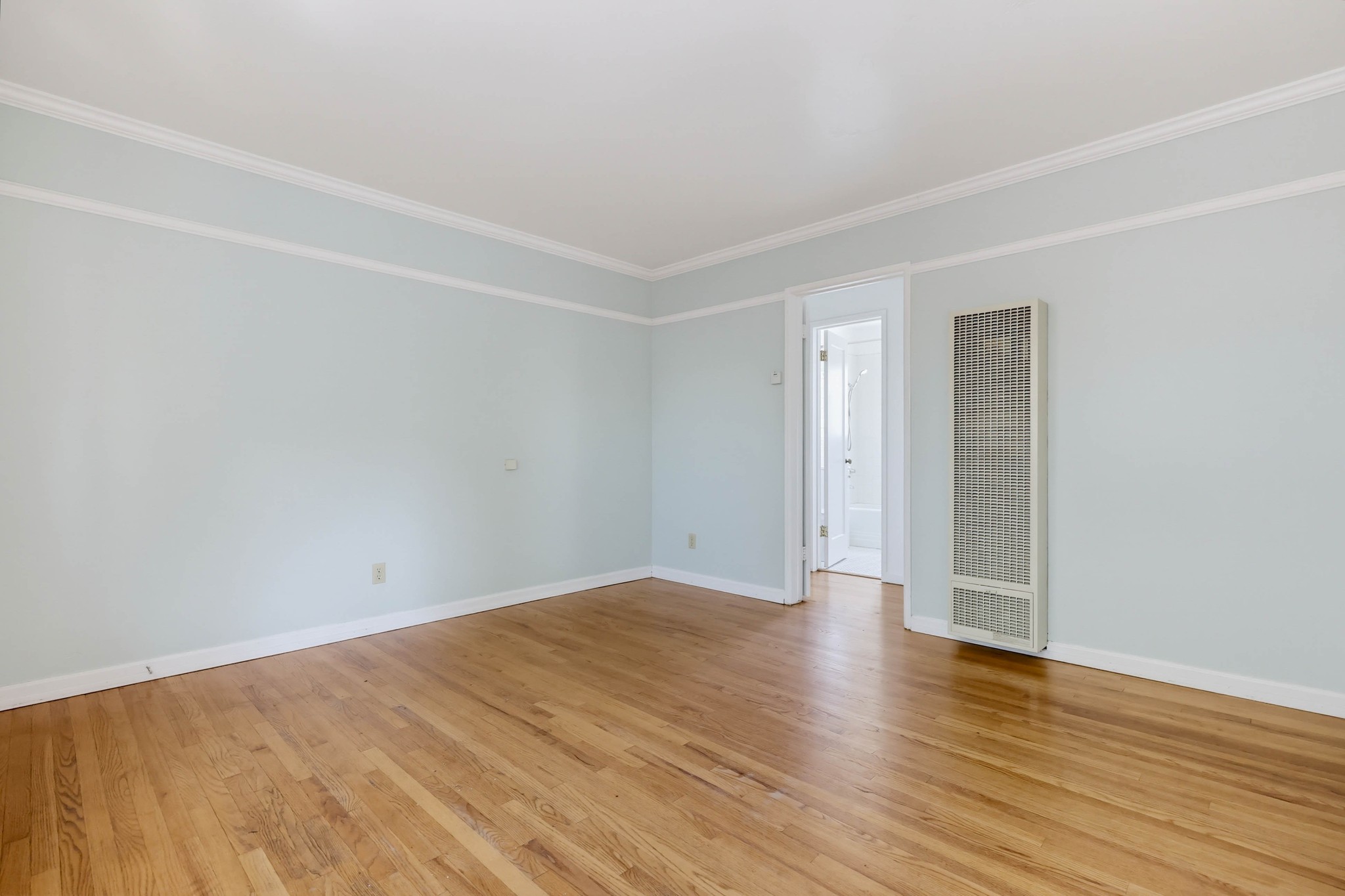 Virtual tour photo 10 of 70 for 4451 Dawson Ave