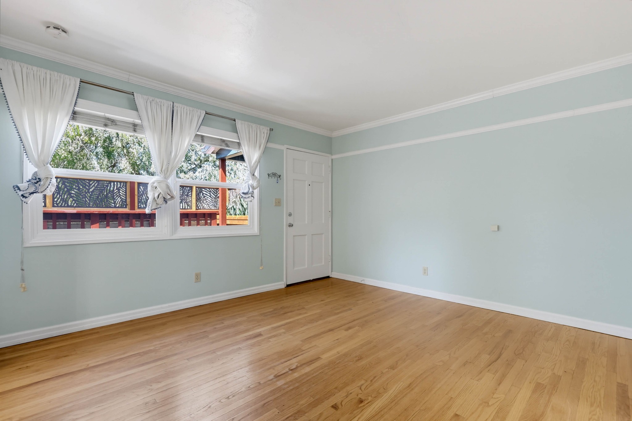 Virtual tour photo 12 of 70 for 4451 Dawson Ave