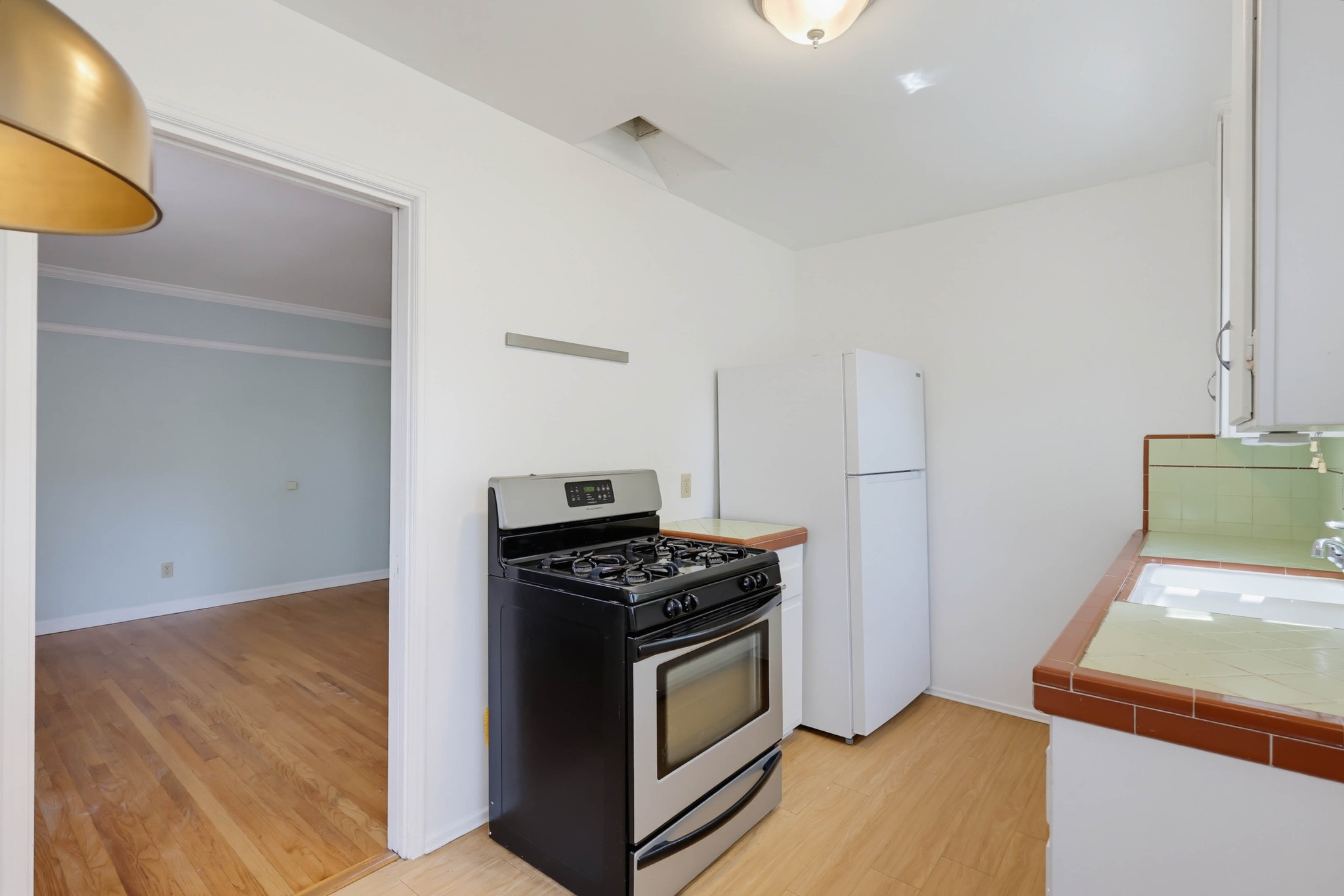 Virtual tour photo 15 of 70 for 4451 Dawson Ave