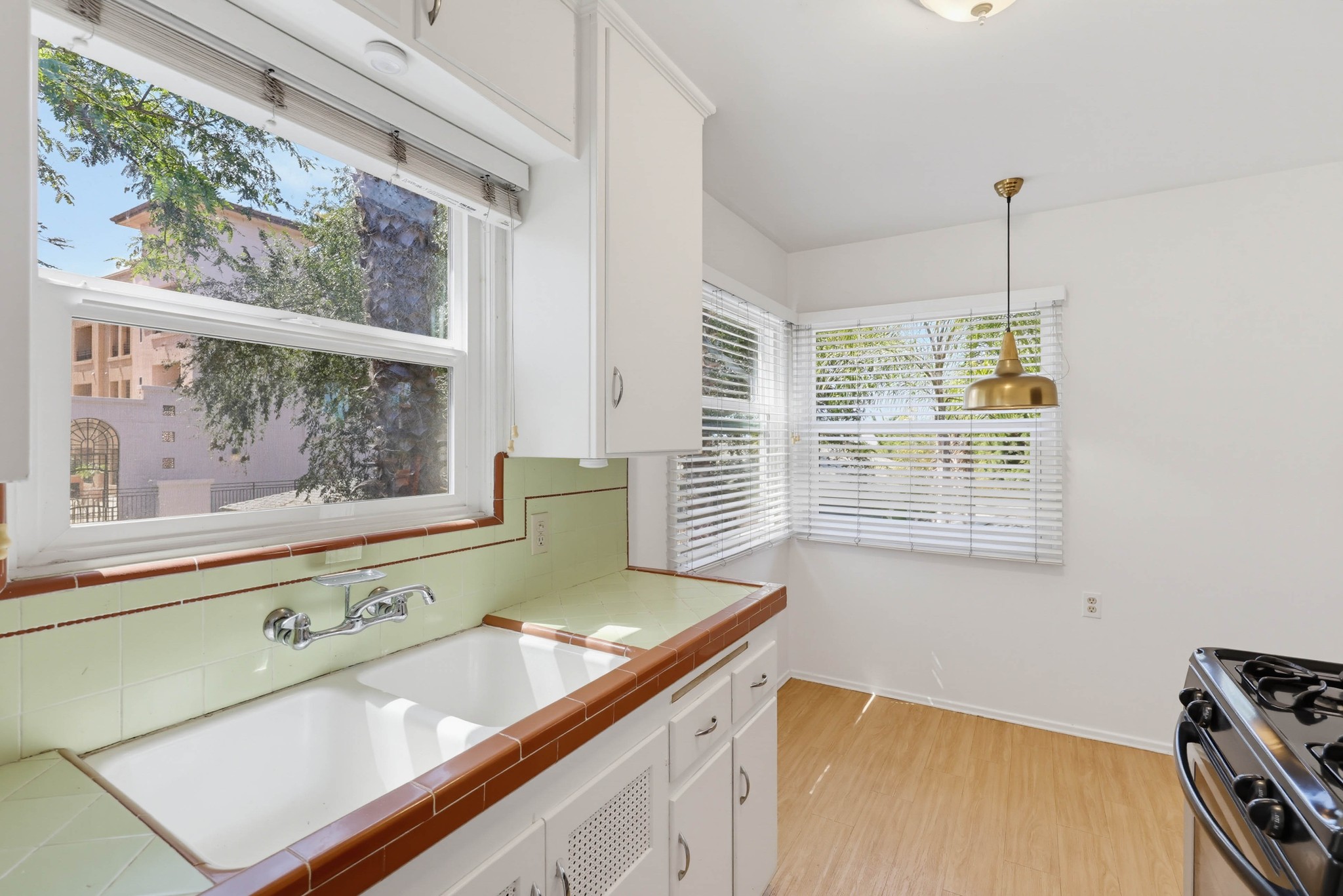 Virtual tour photo 18 of 70 for 4451 Dawson Ave