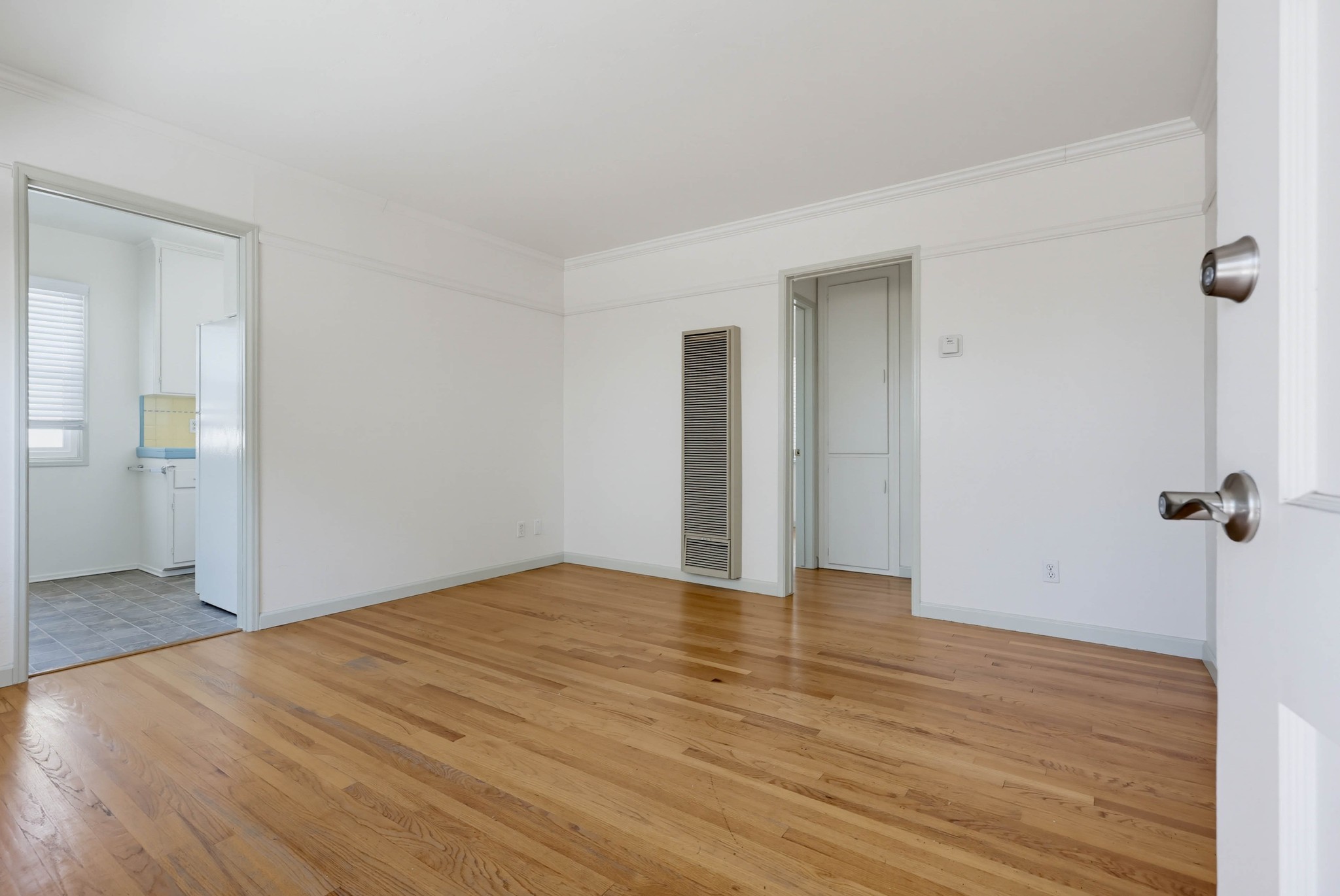 Virtual tour photo 37 of 70 for 4451 Dawson Ave