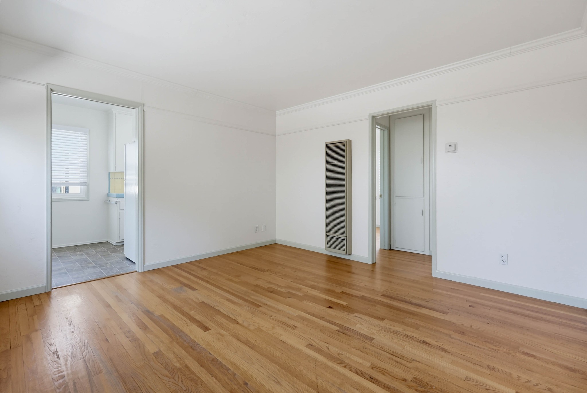 Virtual tour photo 38 of 70 for 4451 Dawson Ave