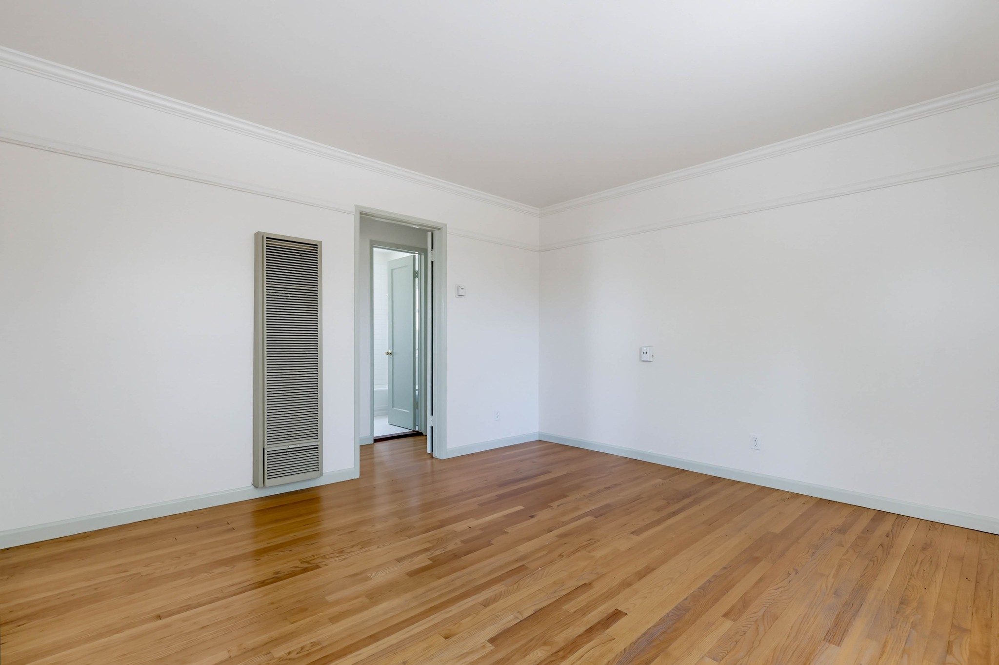 Virtual tour photo 40 of 70 for 4451 Dawson Ave