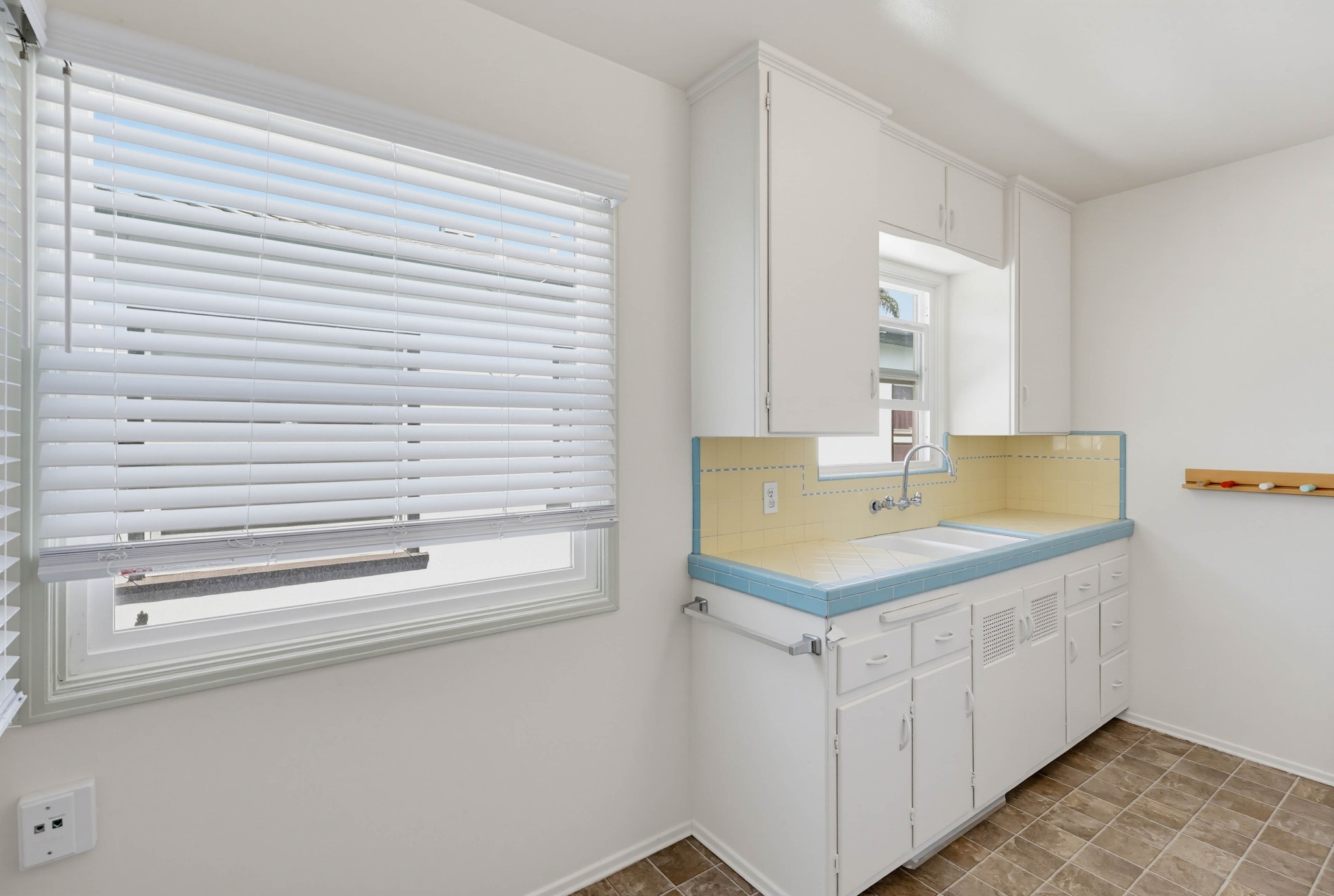 Virtual tour photo 43 of 70 for 4451 Dawson Ave