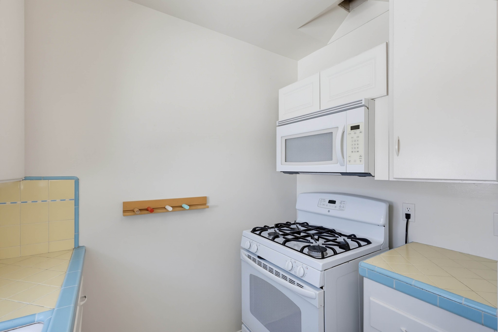 Virtual tour photo 46 of 70 for 4451 Dawson Ave
