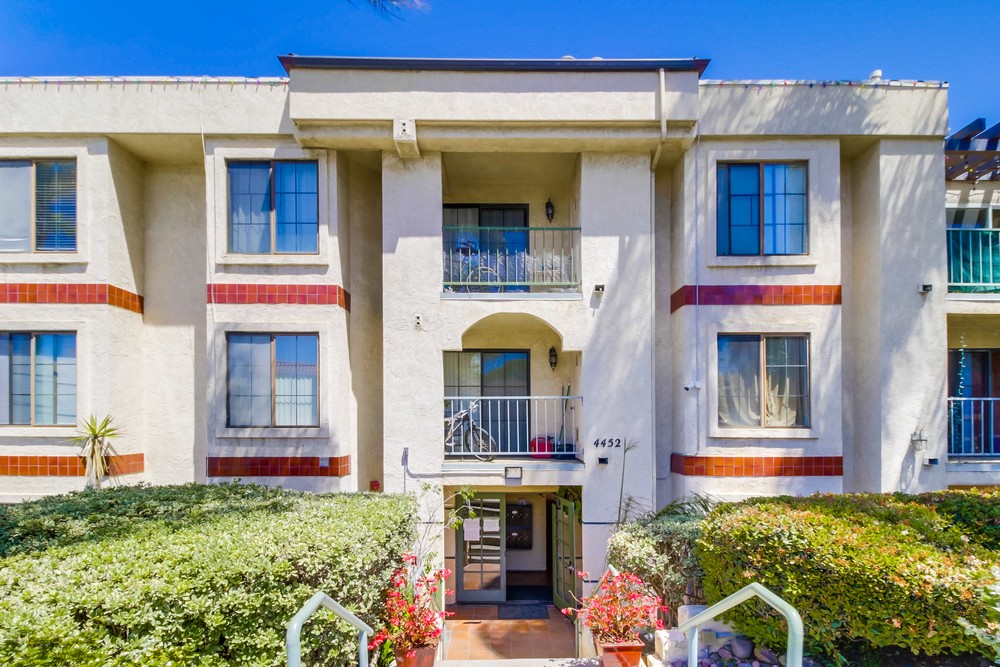 Virtual tour photo 1 of 29 for 4452 Mentone St #202