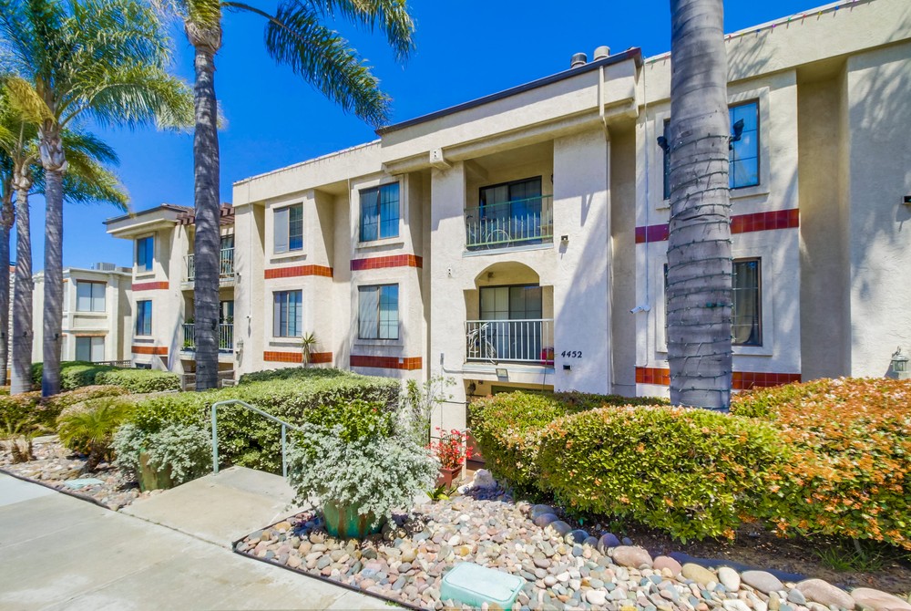 Virtual tour photo 3 of 29 for 4452 Mentone St #202