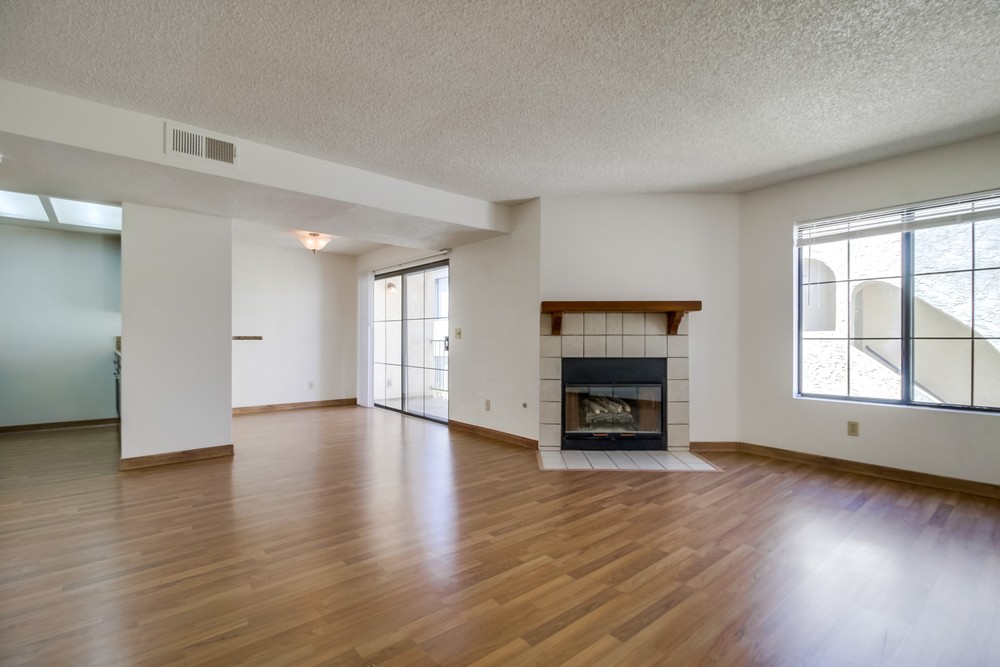 Virtual tour photo 7 of 29 for 4452 Mentone St #202