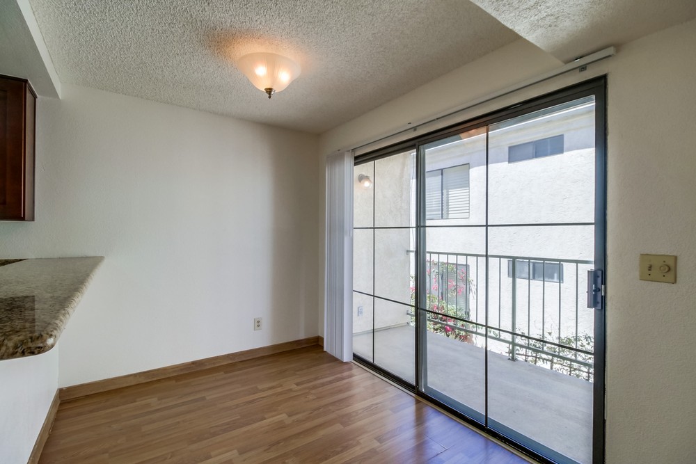 Virtual tour photo 12 of 29 for 4452 Mentone St #202