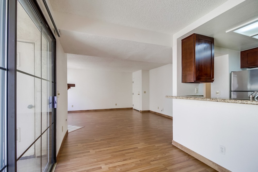 Virtual tour photo 16 of 29 for 4452 Mentone St #202