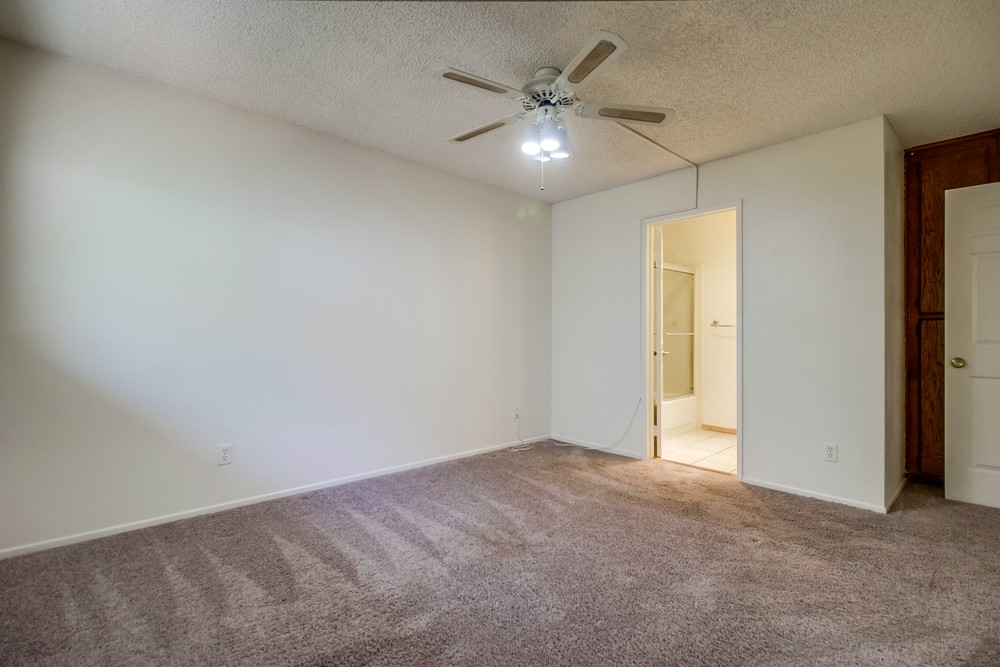 Virtual tour photo 22 of 29 for 4452 Mentone St #202