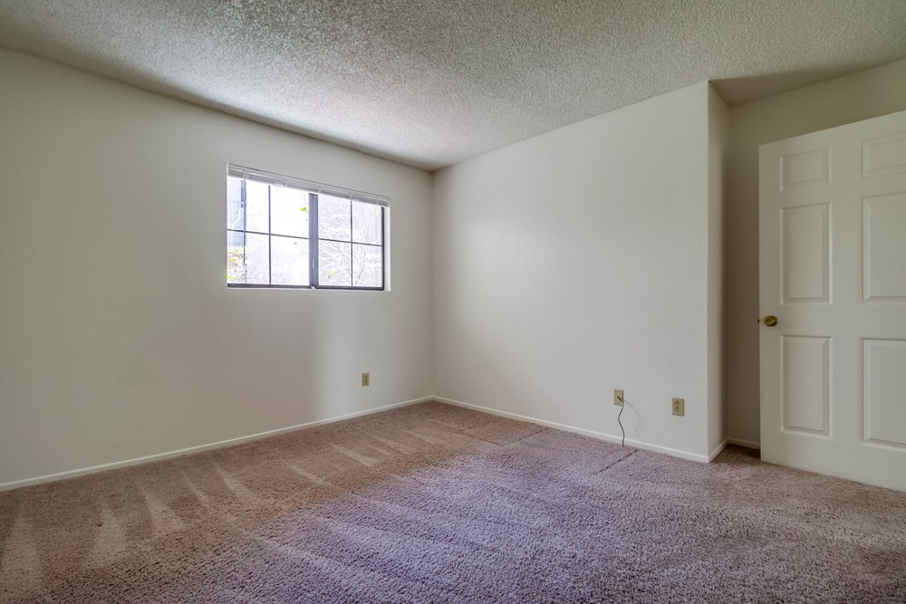 Virtual tour photo 25 of 29 for 4452 Mentone St #202