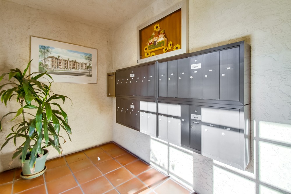 Virtual tour photo 6 of 30 for 4452 Mentone St #203