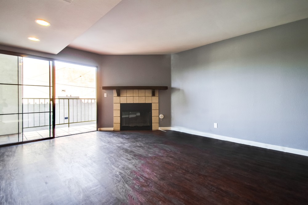 Virtual tour photo 7 of 30 for 4452 Mentone St #203