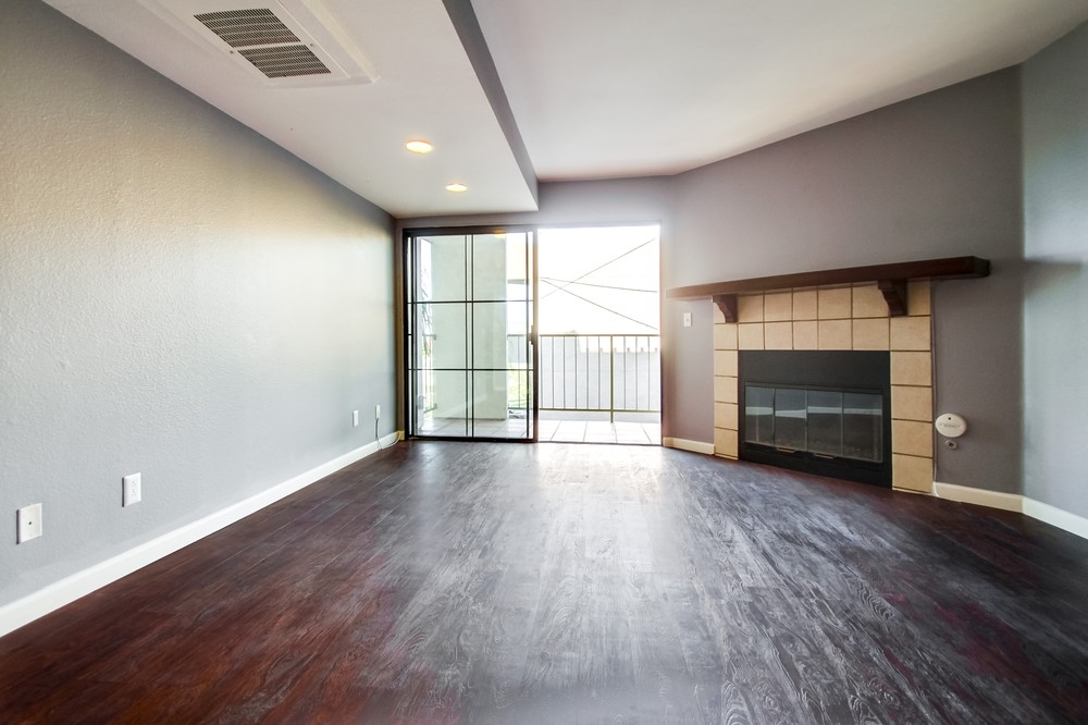 Virtual tour photo 8 of 30 for 4452 Mentone St #203