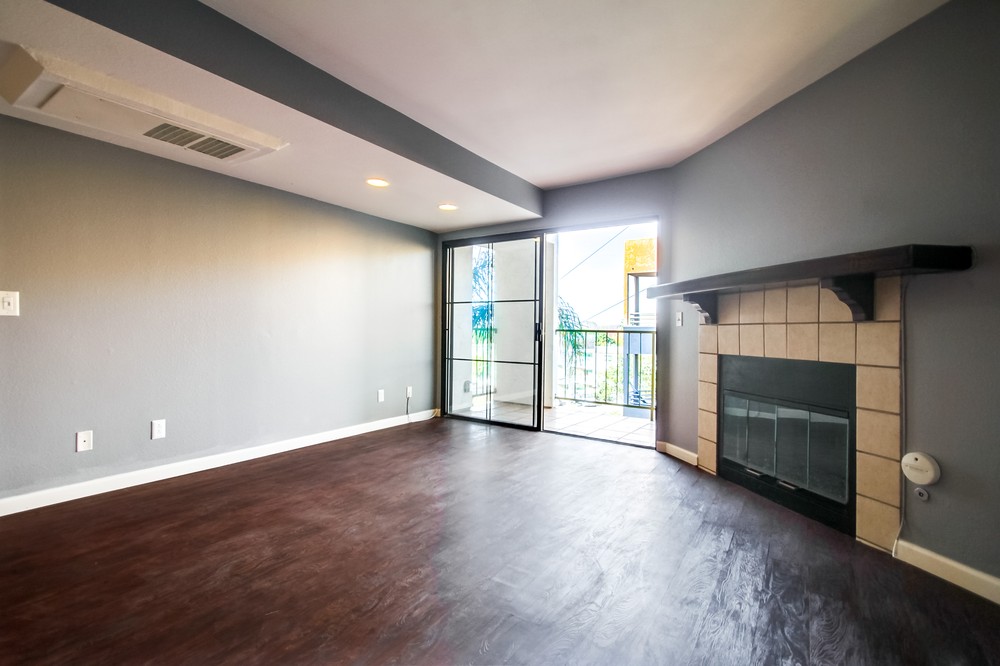 Virtual tour photo 9 of 30 for 4452 Mentone St #203