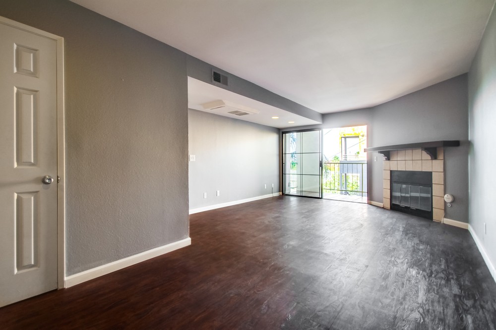 Virtual tour photo 11 of 30 for 4452 Mentone St #203