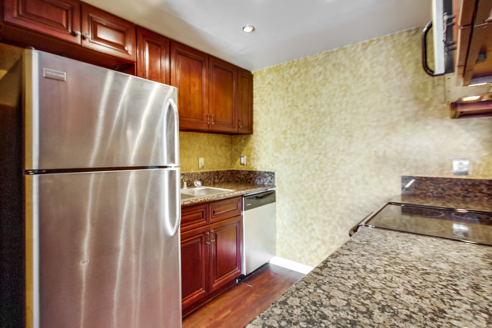 Virtual tour photo 15 of 30 for 4452 Mentone St #203