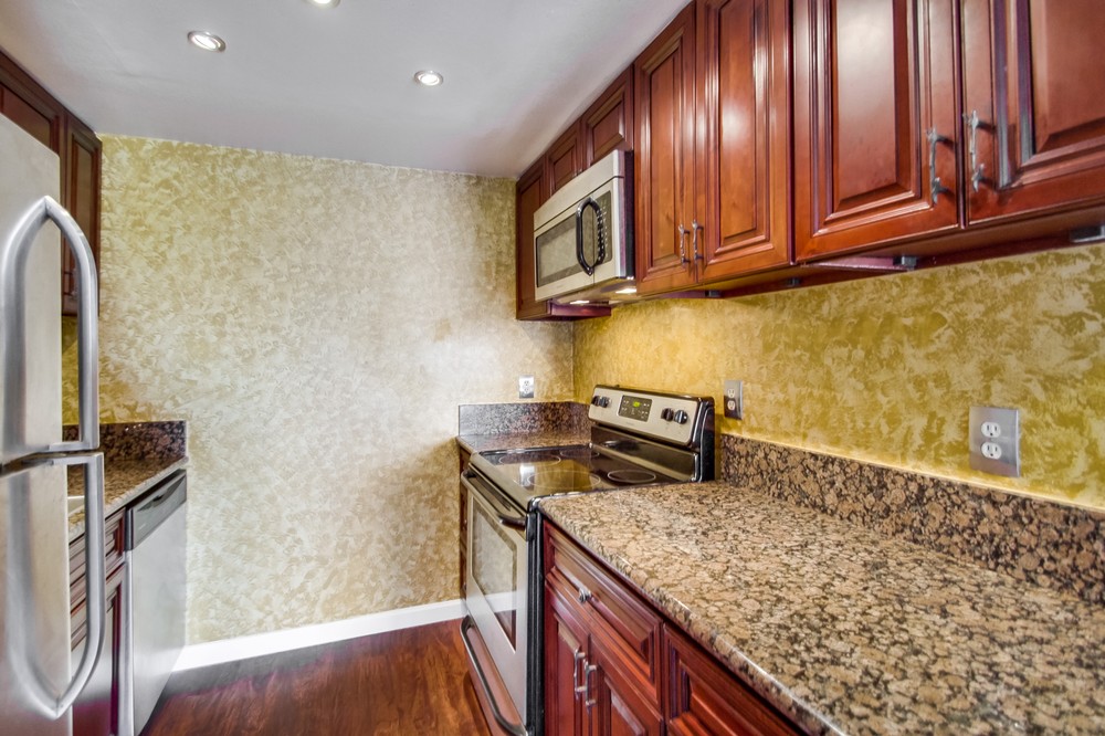 Virtual tour photo 16 of 30 for 4452 Mentone St #203