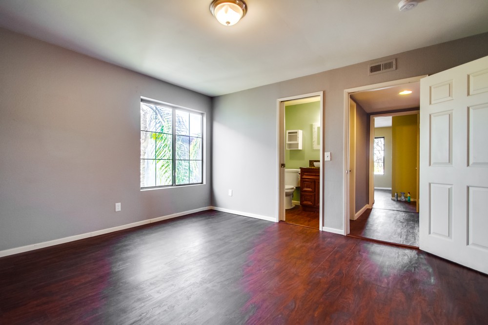 Virtual tour photo 19 of 30 for 4452 Mentone St #203