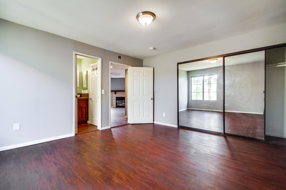 Virtual tour photo 20 of 30 for 4452 Mentone St #203