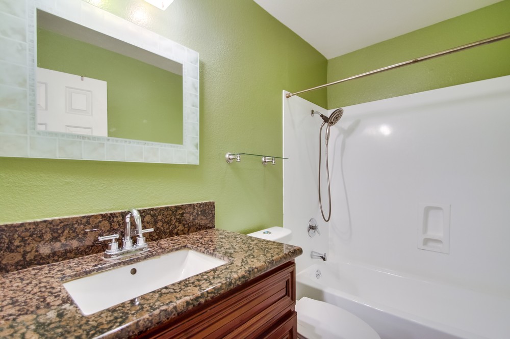 Virtual tour photo 28 of 30 for 4452 Mentone St #203
