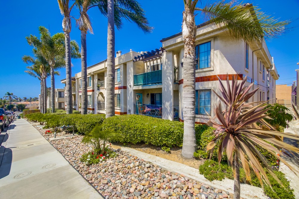 Virtual tour photo 1 of 50 for 4452 Mentone St #302