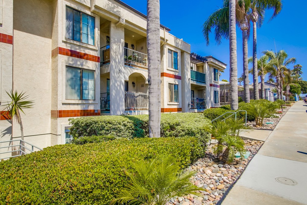 Virtual tour photo 5 of 50 for 4452 Mentone St #302